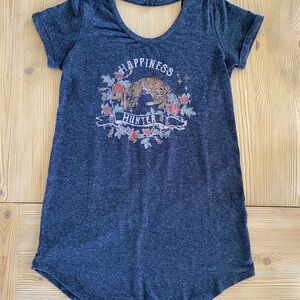 Happiness Hunter Joyfolie  womens Graphic T- shirt dress. Size medium